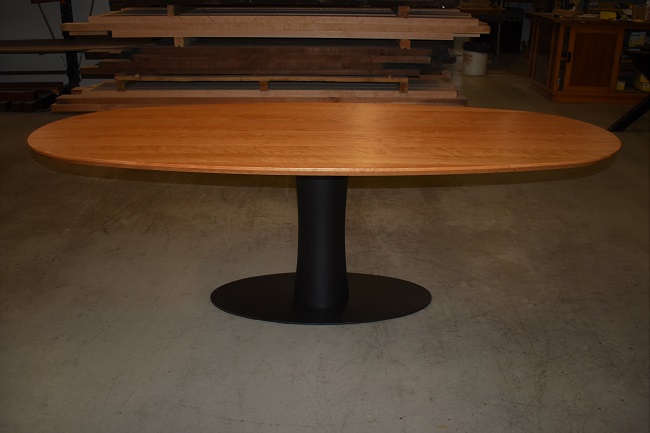 Ovale kersen tafel met bootmodel blad en kolompoot model Omega
